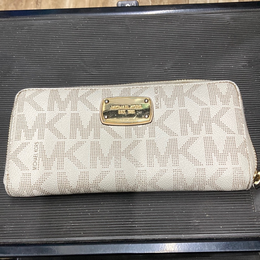 Michael Kors wallet
